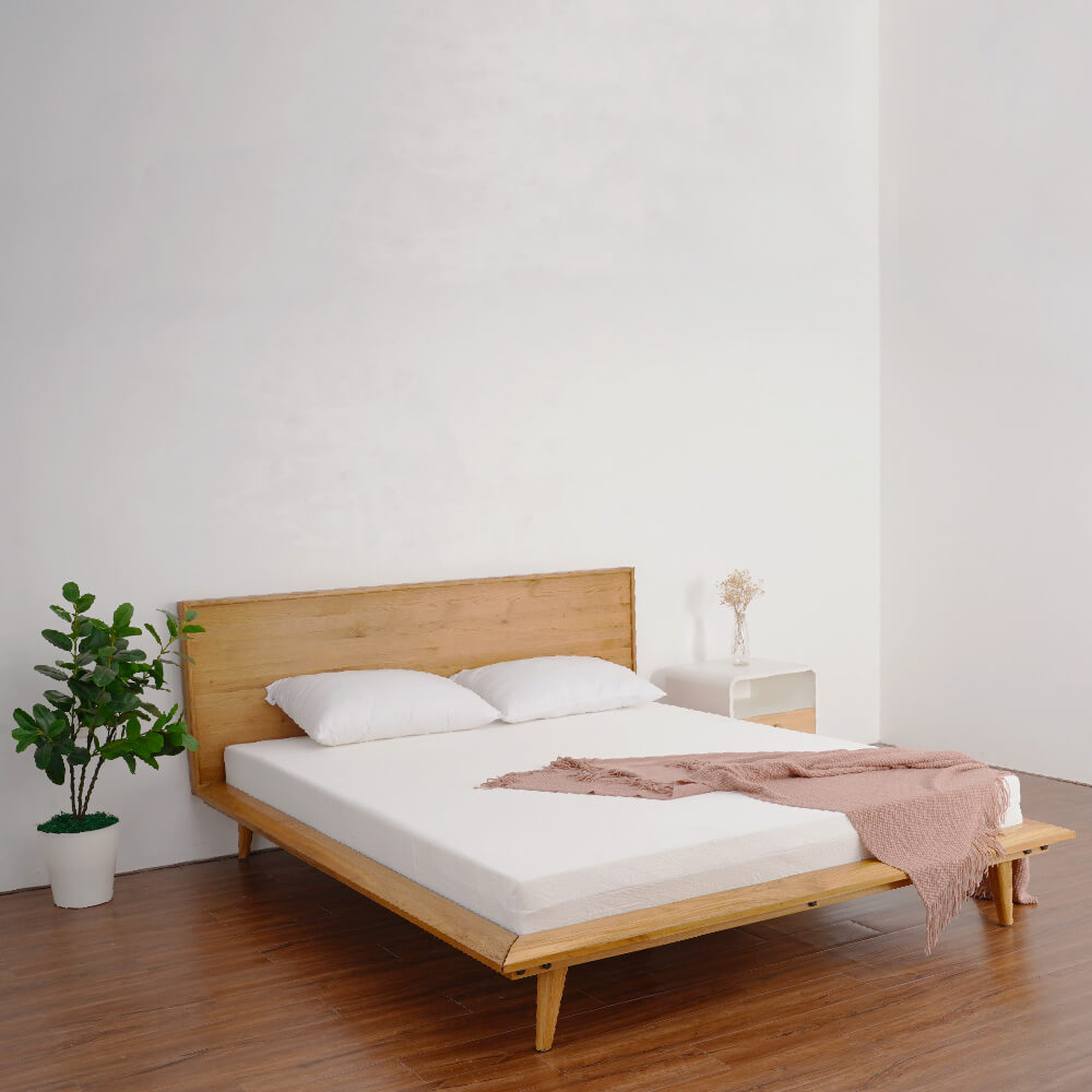 Nệm cao su đa tầng Gummi Lafo kết hợp cao su thiên nhiên cùng tinh chất trà xanh và lớp PU Foam tạo sự êm ái, thoải mái