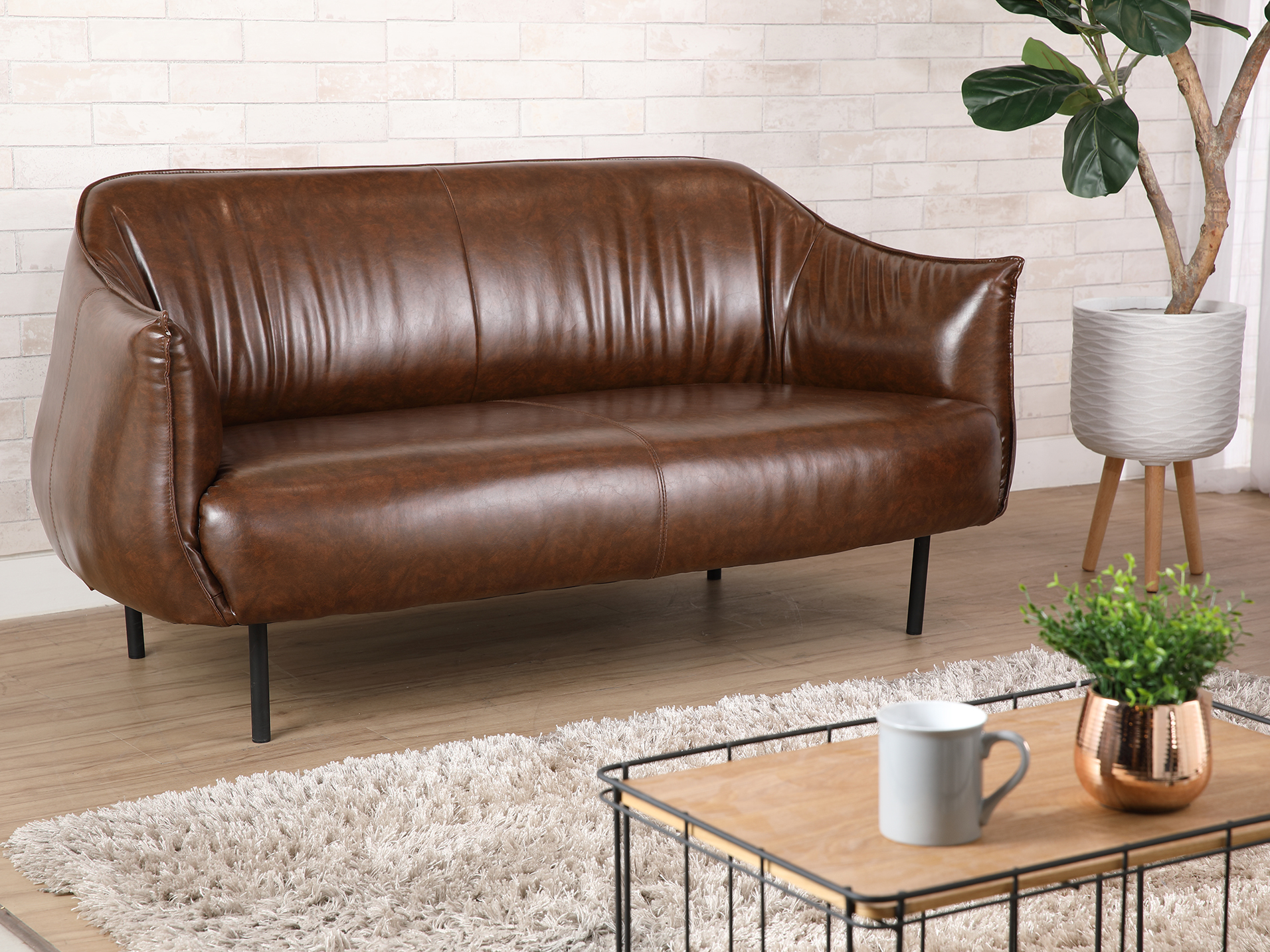 Ghế sofa đôi GRUFF khung gỗ, đệm bọc da PVC bóng cao cấp màu nâu | Index Living Mall - Phân phối độc quyền tại Việt Nam