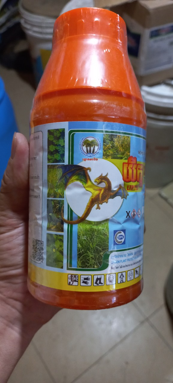 Diệt cỏ lưu dẫn 2.4d. chai 450ml diệt cỏ tận gốc.