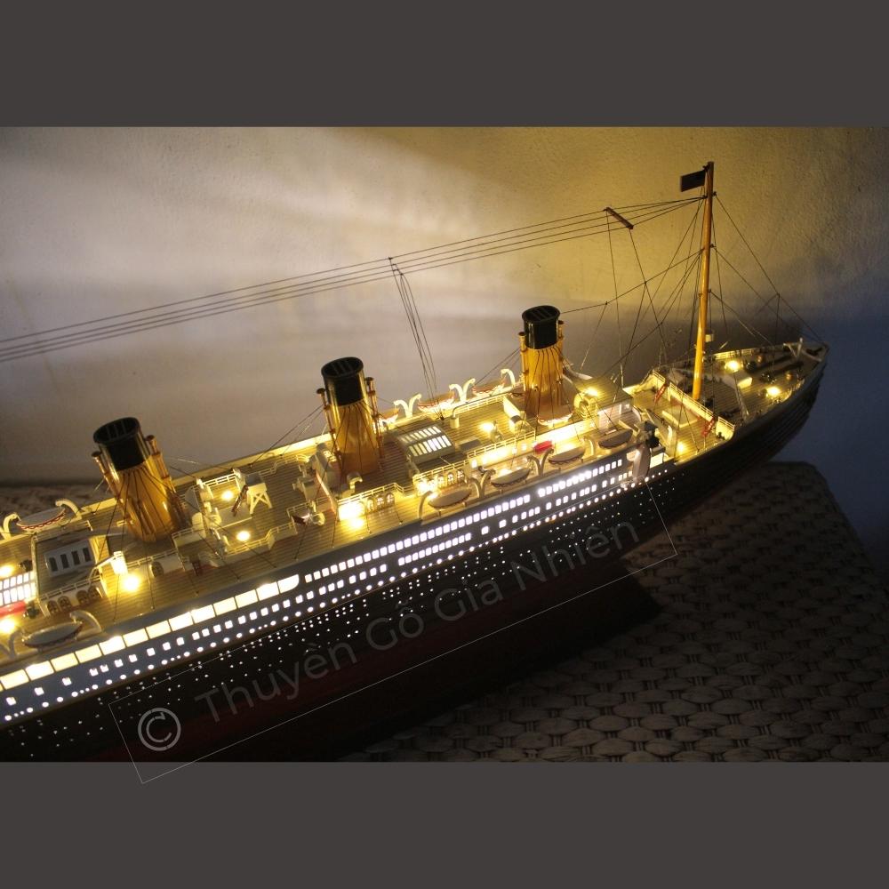 [Giá xưởng] Mô Hình Thuyền Gỗ Trang Trí Phong Thủy Dạng Thuyền Du Lịch RMS TITANIC (SPECIAL EDITION) WITH LIGHTS Chính Hãng, Hàng Xuất Khẩu Chất Lượng Cao