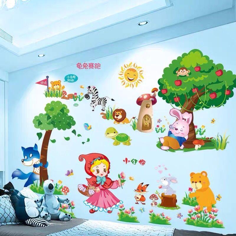 Decal dán tường cô bé quàng khăn đỏ và thỏ ngồi gốc cây