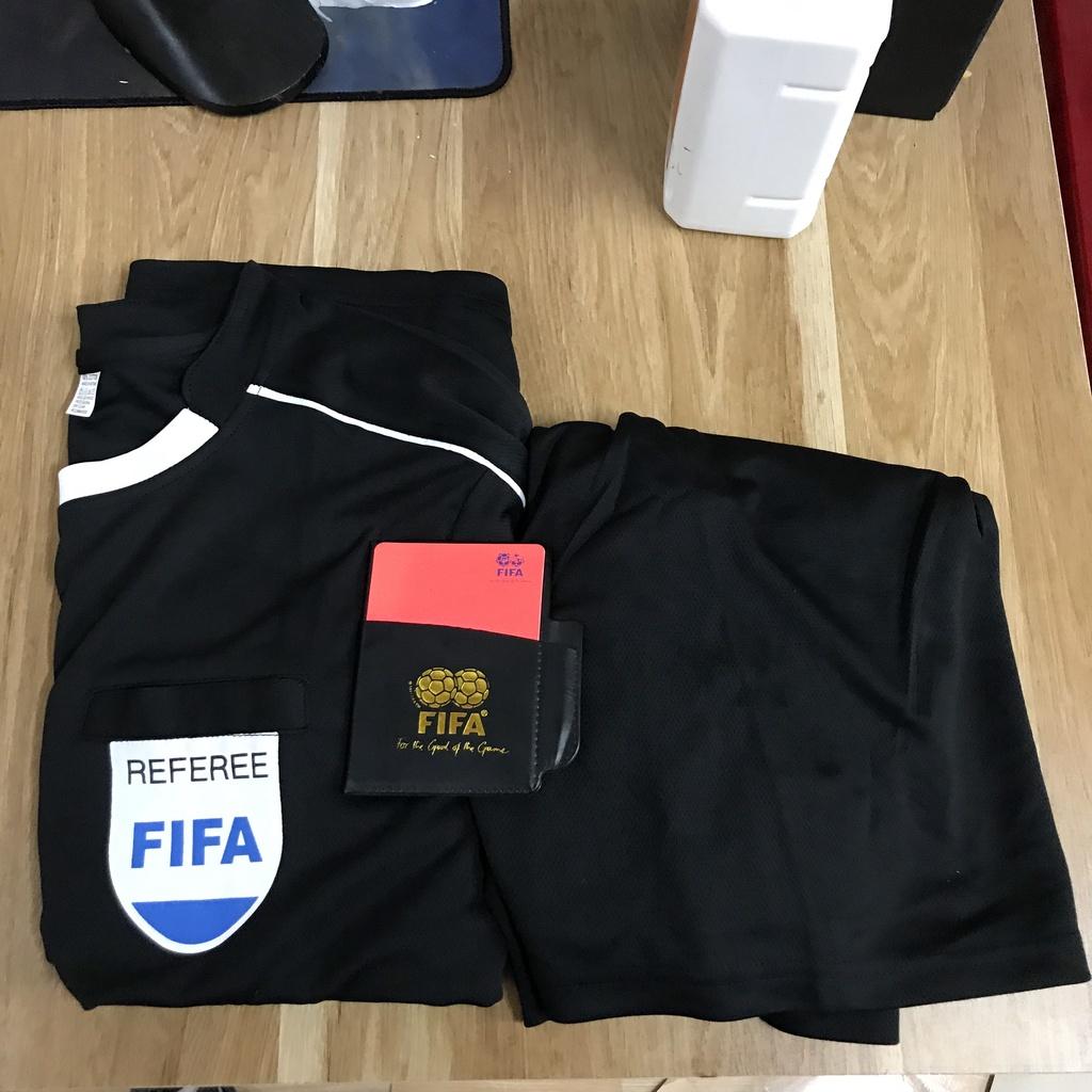 Mẫu quần áo thể thao gai lạnh trọng tài FIFA