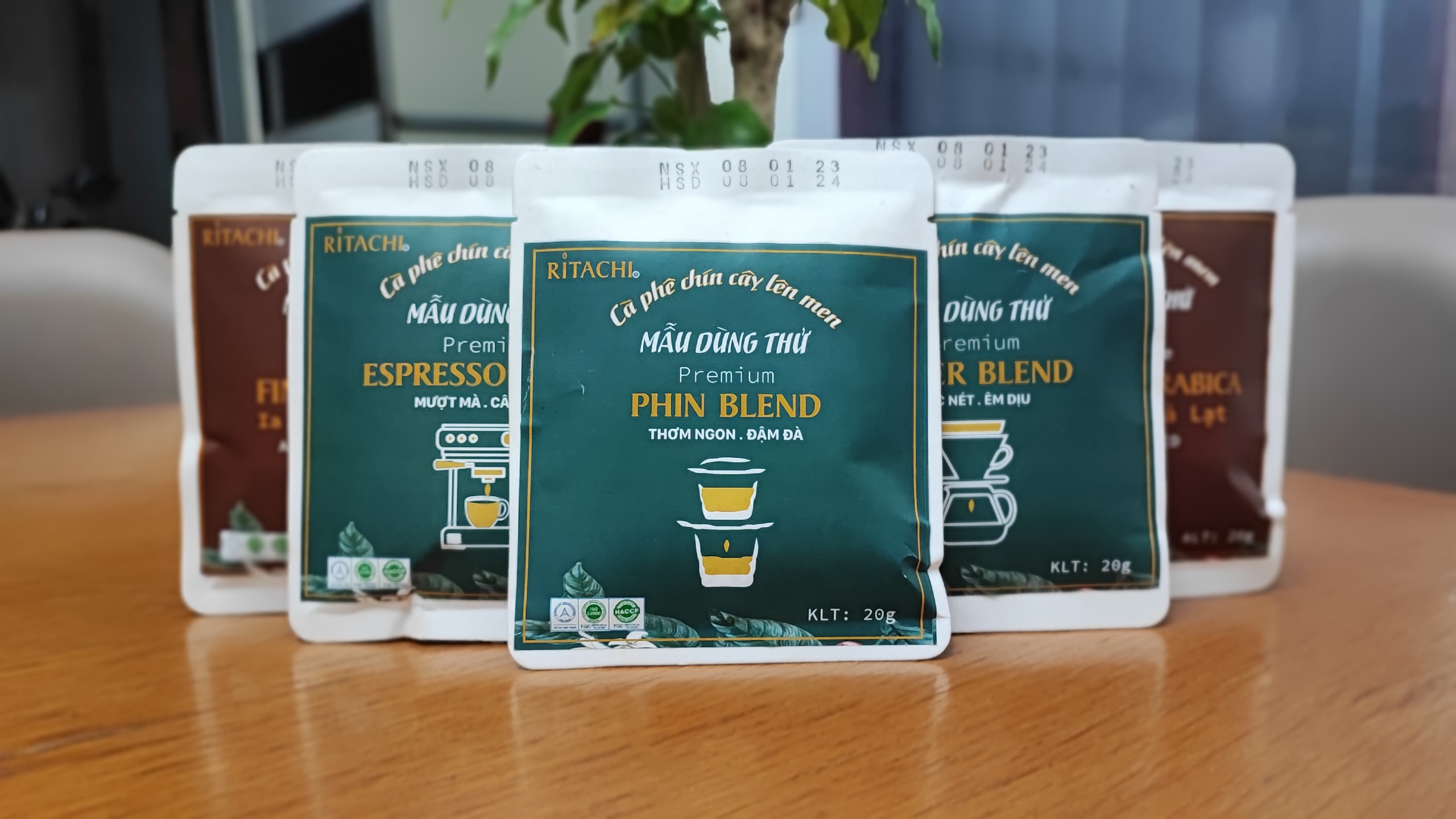 Cà Phê Pha Máy Espresso Blend Ritachi, Cà Phê Arabica và Cà Phê Robusta Loại 1, Trái Chín Lên Men Tự Nhiên, Mượt Mà Cân Bằng, 250gr