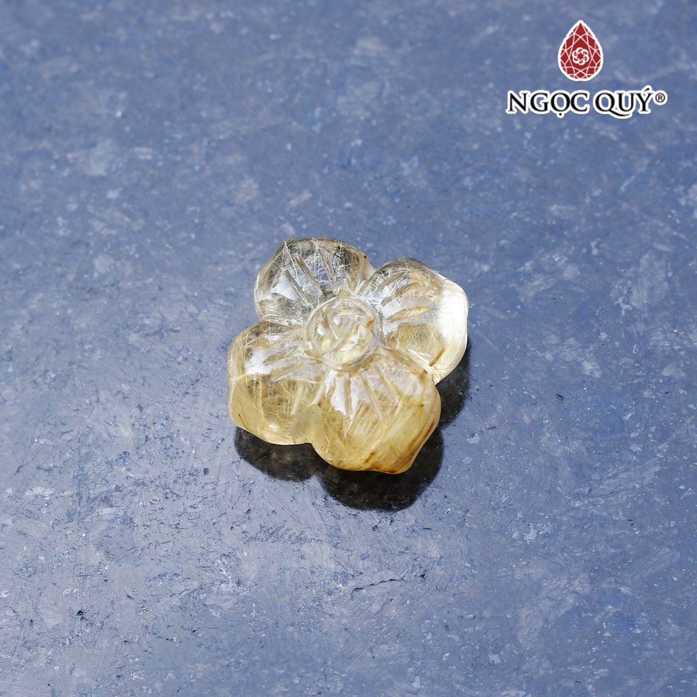 Mặt dây chuyền hoa mai thạch anh tóc vàng 19x19x9mm mệnh thủy, kim - Ngọc Quý Gemstones