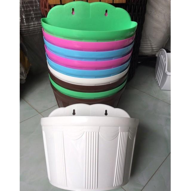 Chậu Nhựa Ốp Tường Kiểu Dáng Bán Nguyệt, Chậu Treo Vách, Chậu Ốp Cột Cỡ Lớn