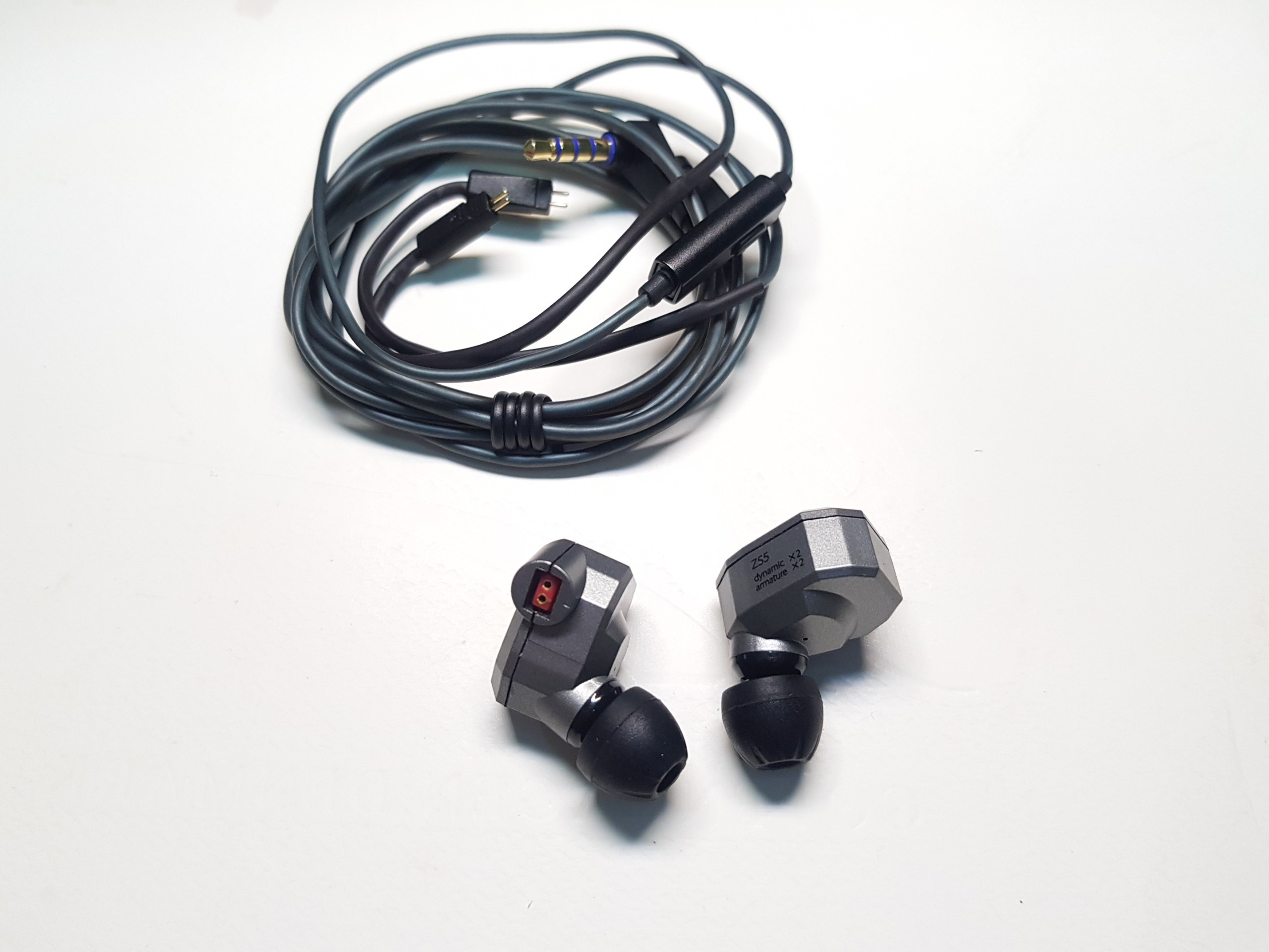 Tai nghe KZ ZS5 - Tai nghe 8 driver công nghệ âm thanh Hybrid có Micro - màu xám - Hàng chính hãng