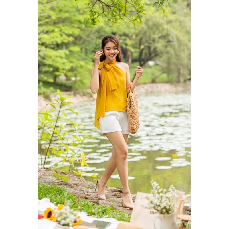 Quần short Clothesrack xếp ly trắng