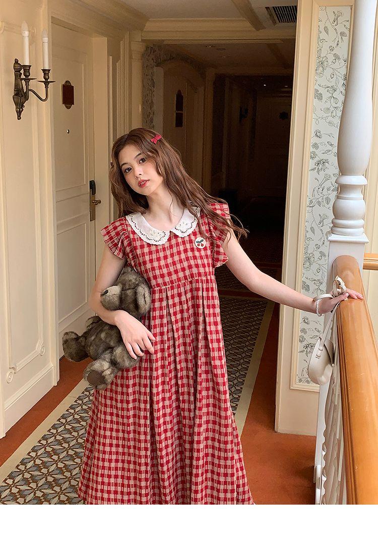 CHENGRUI Vintage búp bê cổ cherry thêu đầm mùa hè 2023 lỏng lẻo ngọt ngào thiết kế cảm giác váy sọc đỏ