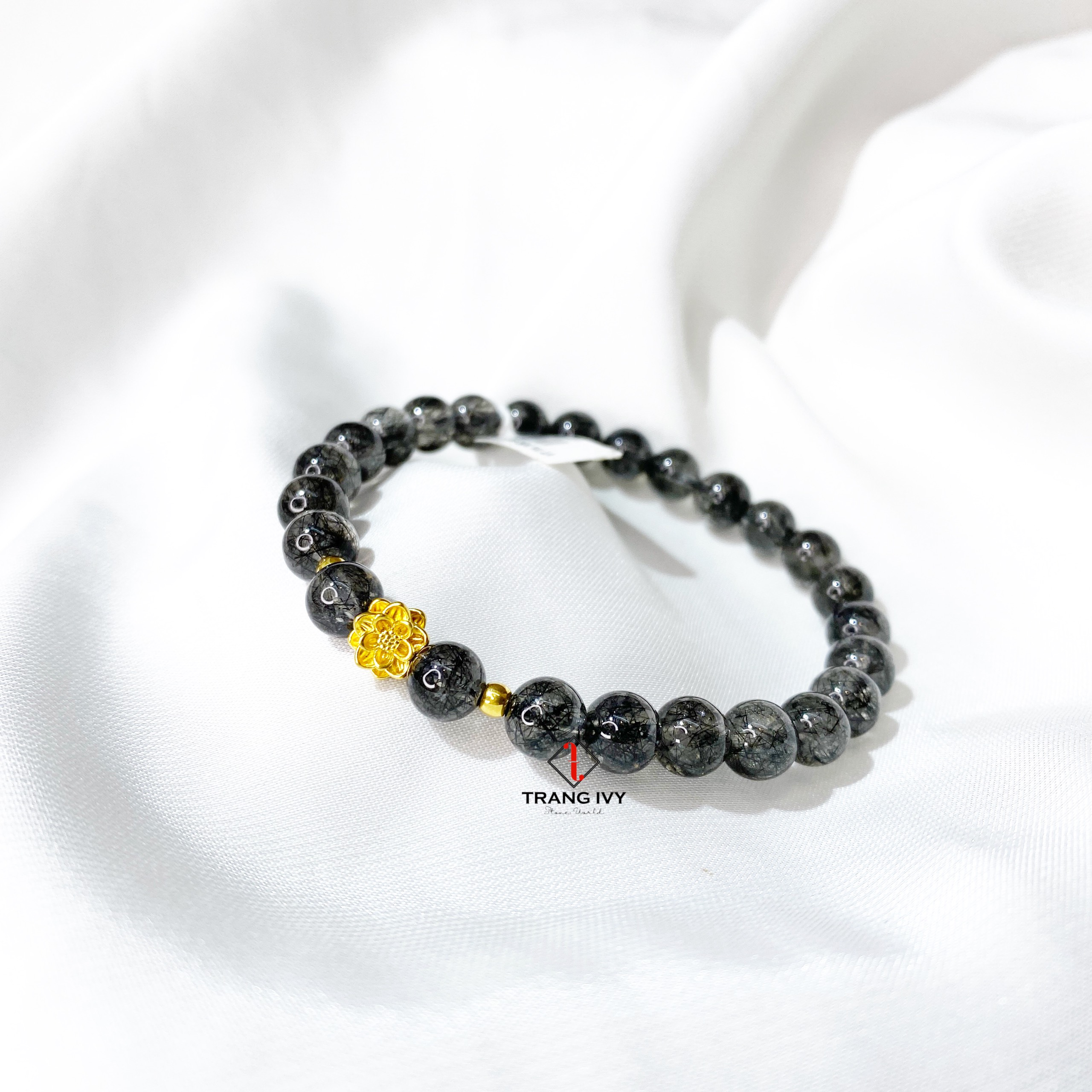 Vòng tay thạch anh tóc đen mix charm Hoa sen vàng 24k