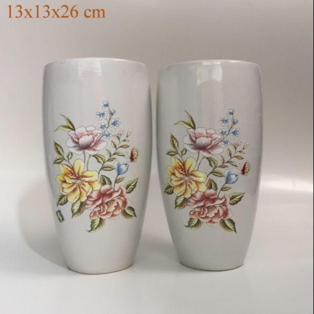 Lọ hoa gốm cổ điển
