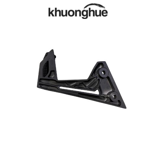 Pas nhôm gác chân sau bên trái màu đen nhám xe Exciter 135,5 số