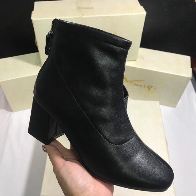 Boots cao gót siêu sang