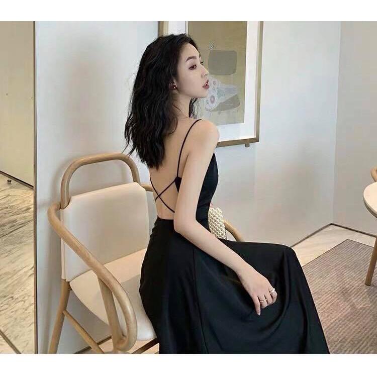 Maxi đen hở lưng dáng dài cực kỳ quyến rũ