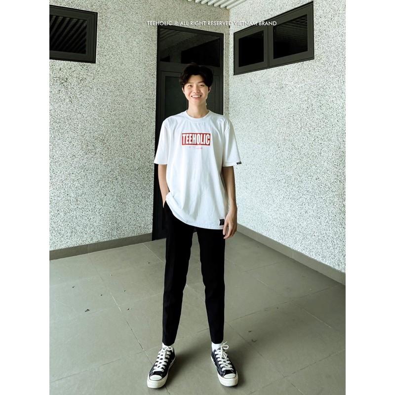 Áo Thun Unisex Hình Tượng Đen THS -TEEHOLIC Màu Trắng