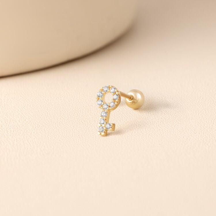 Khuyên Tai Vàng 14KY hình chìa khóa chuôi bi vặn Korean Style - MOON Jewelry