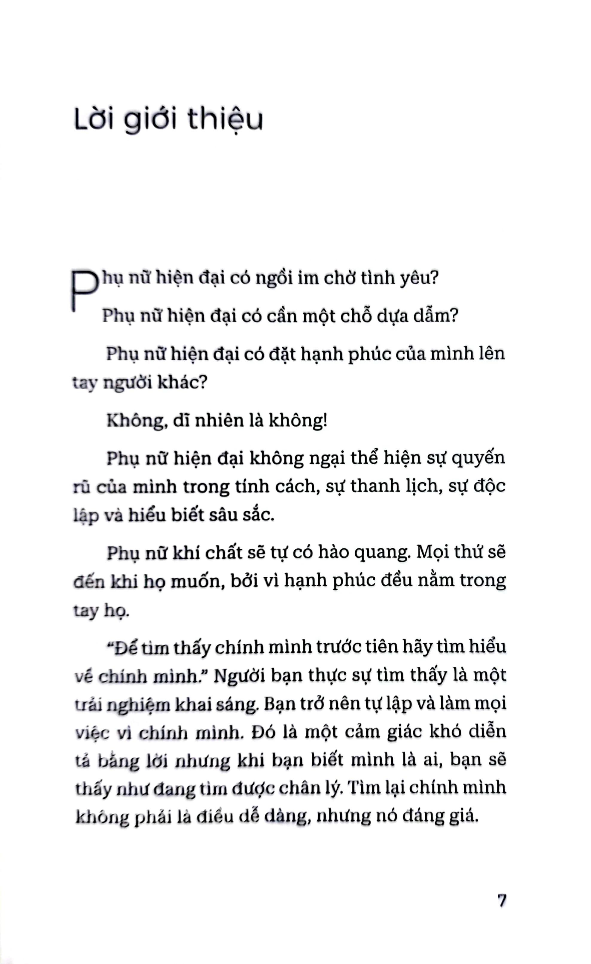 Phụ Nữ Khí Chất Sẽ Tự Có Hào Quang (Sbooks)