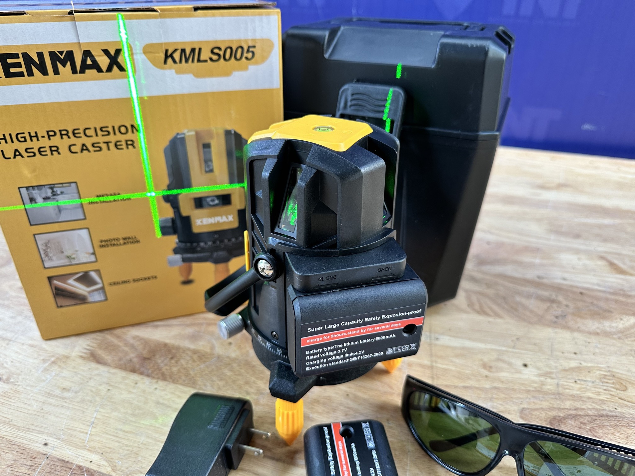 MÁY CÂN BẰNG CÂN MỰC LASER 5 TIA XANH KENMAX KMLS005- HÀNG CHÍNH HÃNG