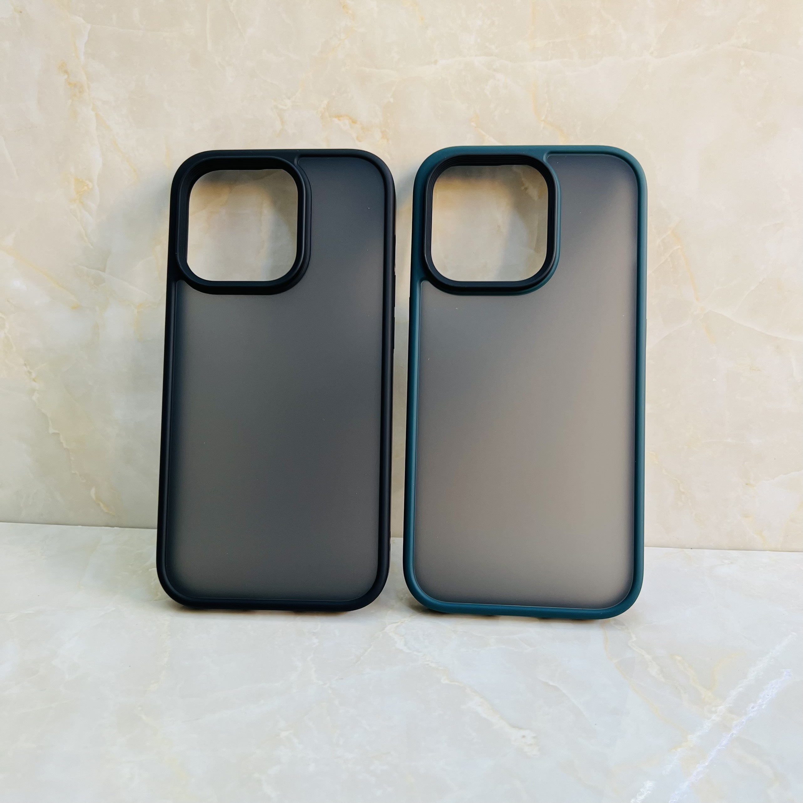 Ốp lưng Likgus lưng nhám chống sốc tốt dành cho iPhone 14 Pro - hàng chính hãng