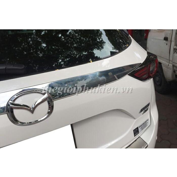 Ốp trang trí tay mở cốp sau Mazda Cx-5, CX5 2018-2019