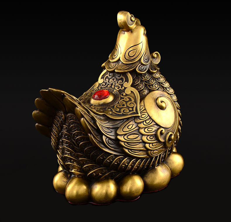 Tượng linh vật con gà mái ấp trứng vàng bằng đồng thau phong thủy Hồng Thắng