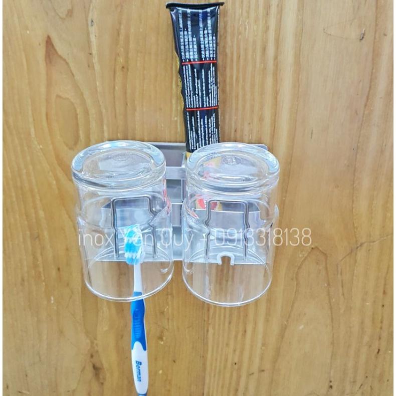 KỆ CẮM BÀN CHẢI KEM ĐÁNH RĂNG DÁN TƯỜNG INOX304