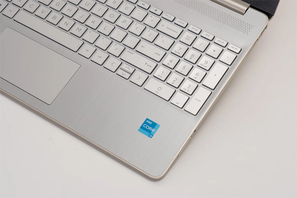 Laptop HP 15s fq2711TU i3 1115G4/8GB/256GB/15.6"FHD/Win 11 Vàng - Hàng Chính Hãng