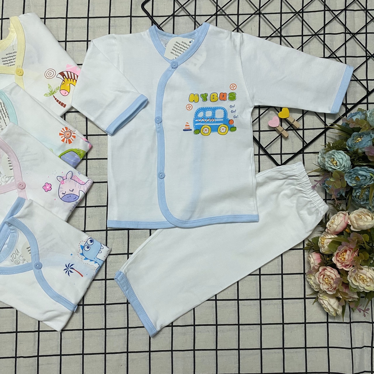 Set 3 Bộ Áo Quần Sơ Sinh Tay Dài Cài Nút Xéo Trắng JOU - Size 1,2,3,4 cho bé sơ sinh -11kg