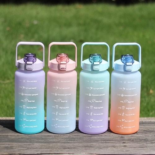 Bình Đựng Nước 2 Lít Cho Người Tập Thể Thao, Gym, Văn Phòng Tặng Kèm Sticker Siêu Dễ Thương