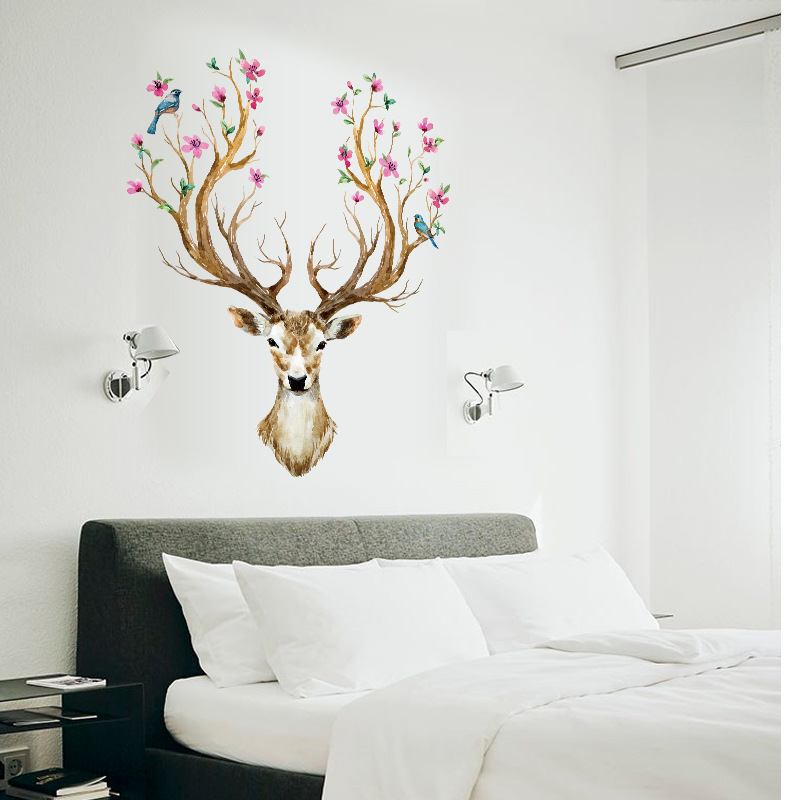 Decal dán tường trang trí Hươu Sừng Hoa - Queen Deer