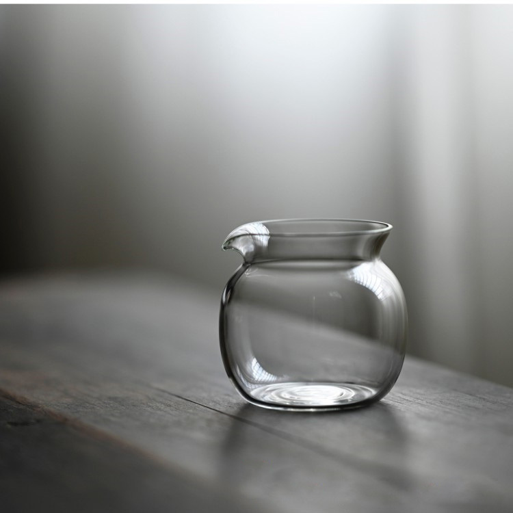 Tống chuyên trà thủy tinh chịu nhiệt Borosilicate cao cấp Dung Tích 230 ml