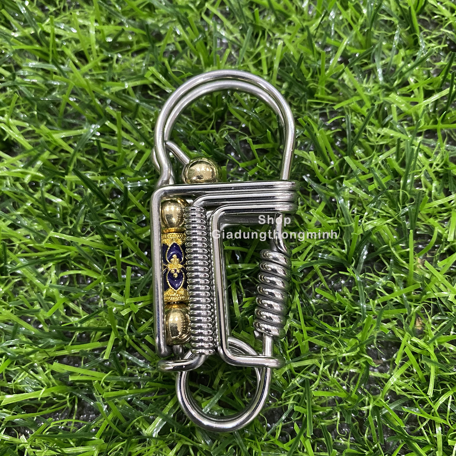 Móc Khóa Ô Tô họa tiết Tím bằng Inox 304 không gỉ Cao Cấp Hàng Việt Nam,Hàng làm thủ công tỉ mỉ , Màu Inox nguyên bản rất Sang và Sạch Sẽ ,Càng Dùng Càng Sáng - Móc khóa Xe Máy bền đẹp