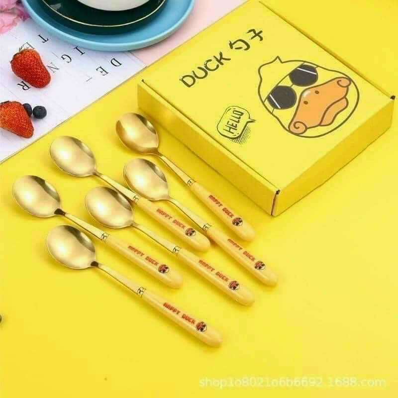 SET 6 THÌA INOX VỊT VÀNG DUCK KÈM HỘP, MUỖNG VỊT VÀNG SET 6 KÍCH THÍCH ĂN UỐNG CHO BÉ - HÀNG NHẬP KHẨU