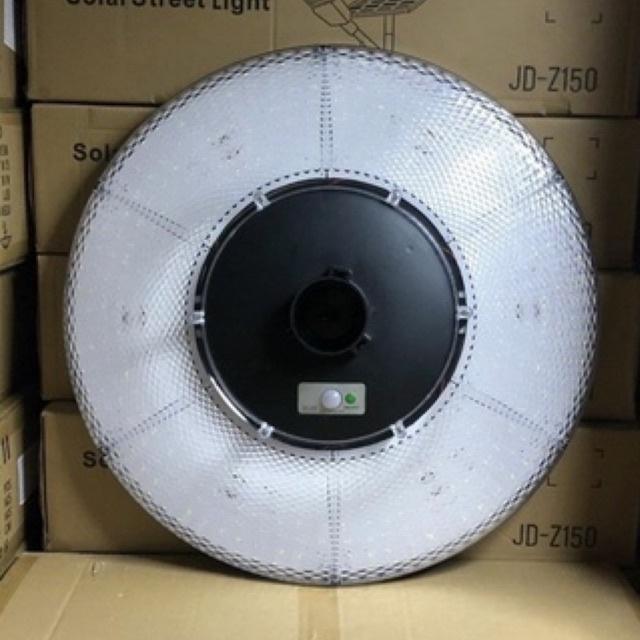 Đèn năng lượng mặt trời UFO 1000W kim cương full led siêu sáng liên tục 12 tiếng