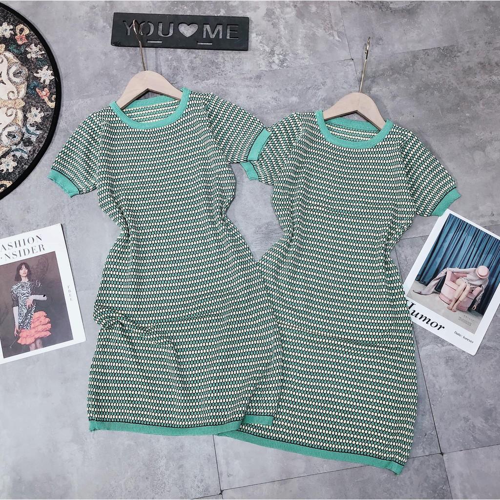 Váy ôm màu xanh cổ tròn T75