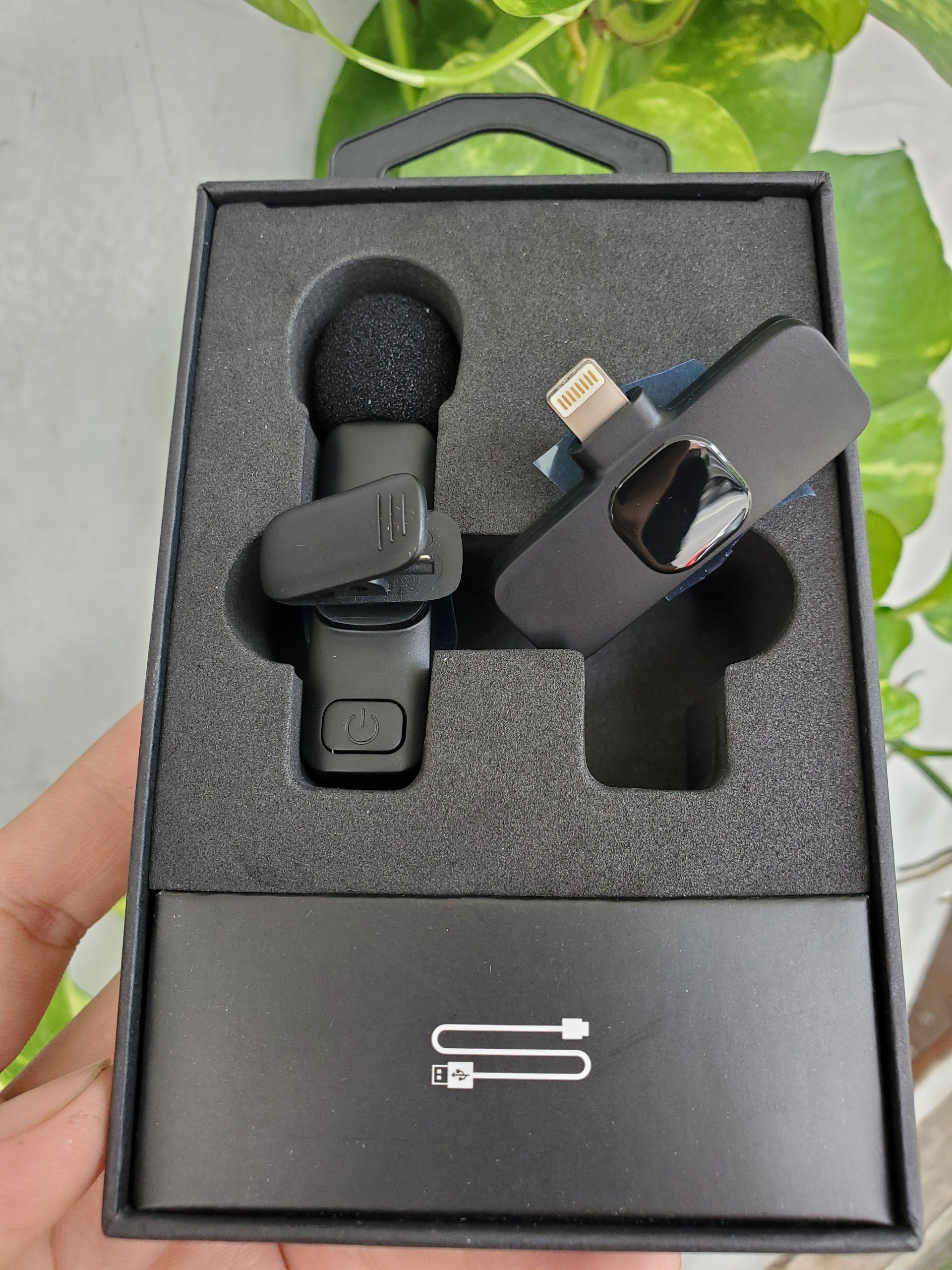 Micro không dây K9 PRO khử tiếng ồn quay video vlog review sản phẩm kết nối IOS Hoặc Type C (1 mic) micro cài áo mini cắm vào và dùng ngay hỗ trợ ghi hình video, phát trực tiếp trên tiktok, fb , quay Vlog