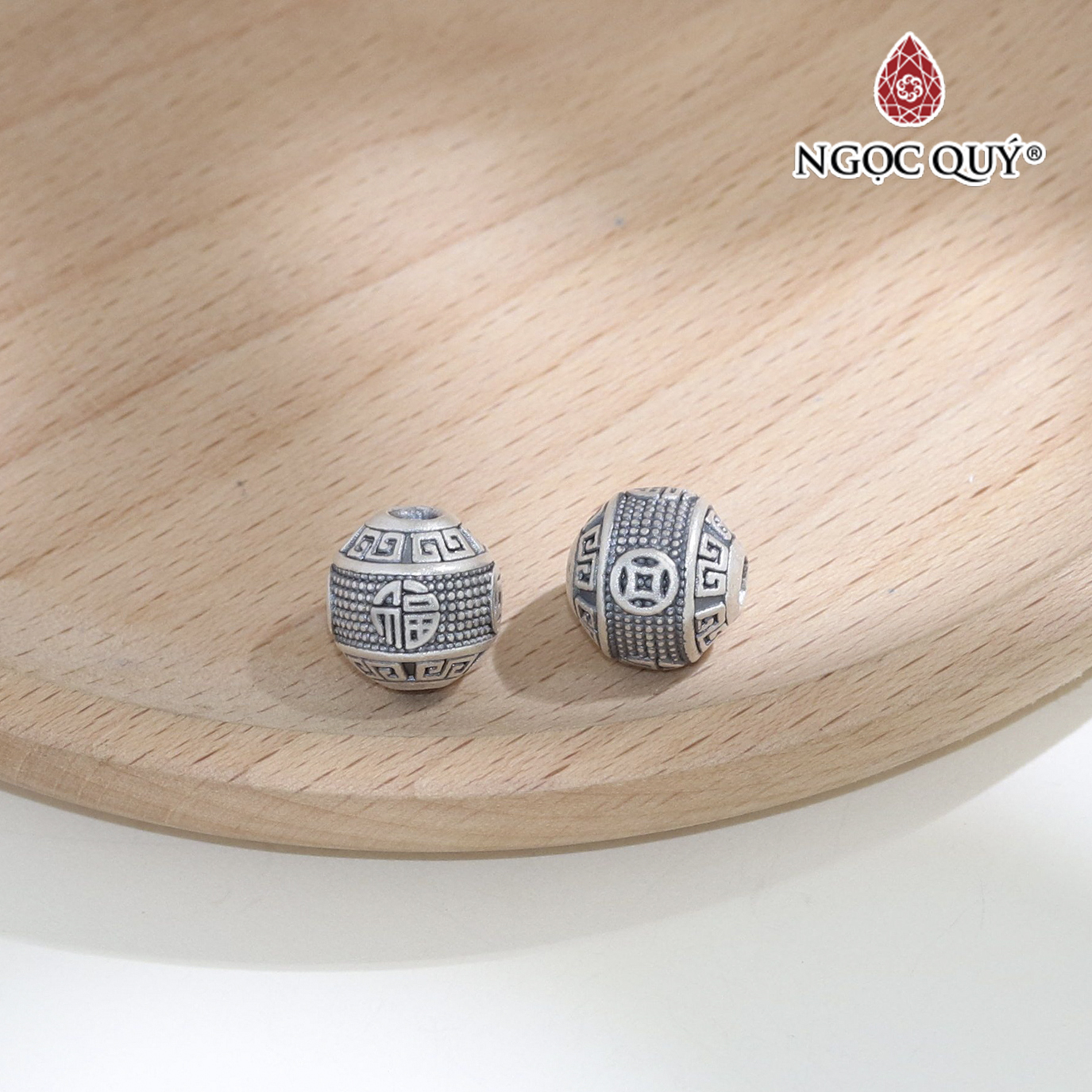 Charm tròn góc cạnh họa tiết đồng tiền - Ngọc Quý Gemstones