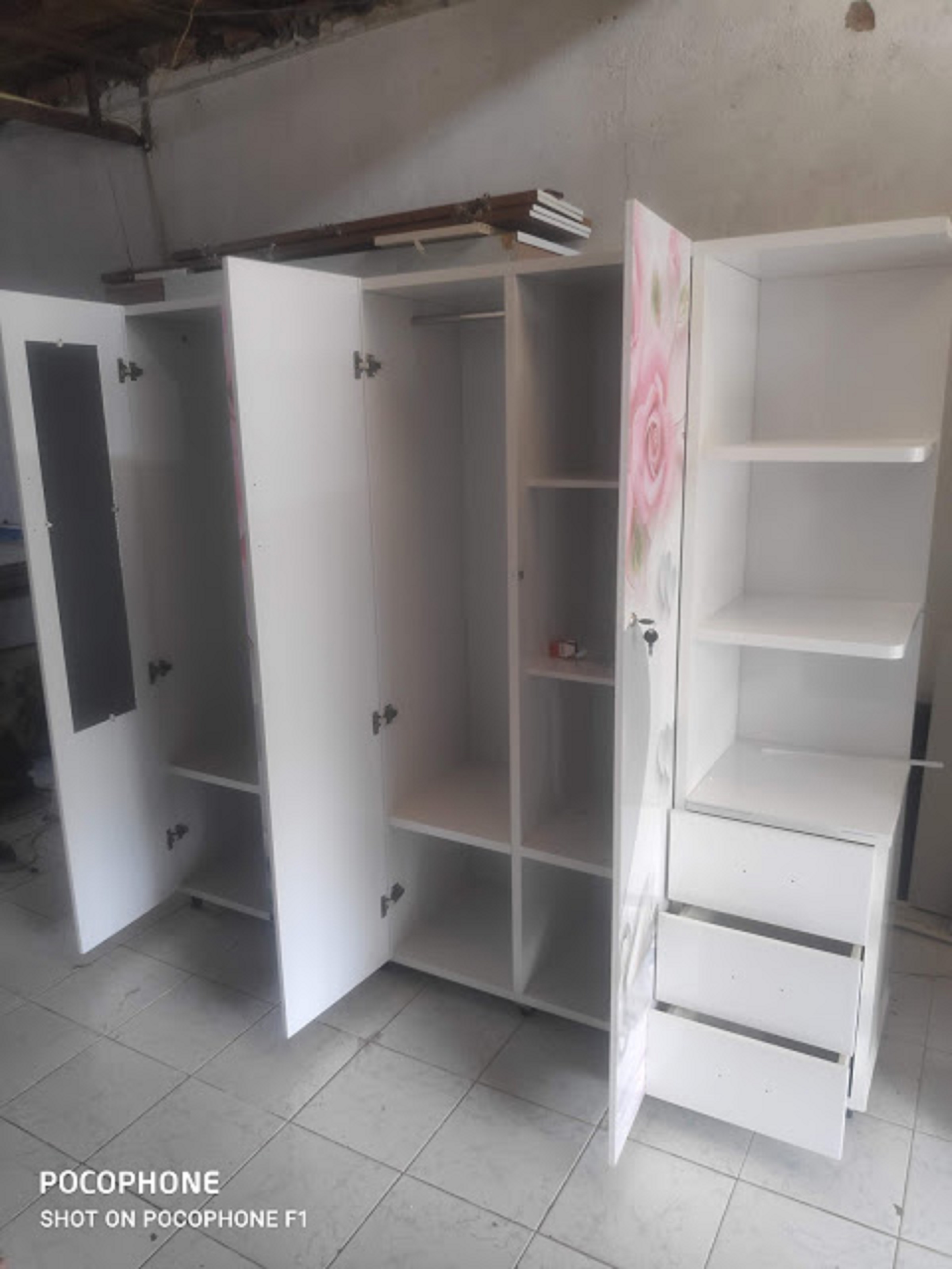 Tủ Nhựa Đài Loan 4 Cánh 1 Kệ In 3D 084