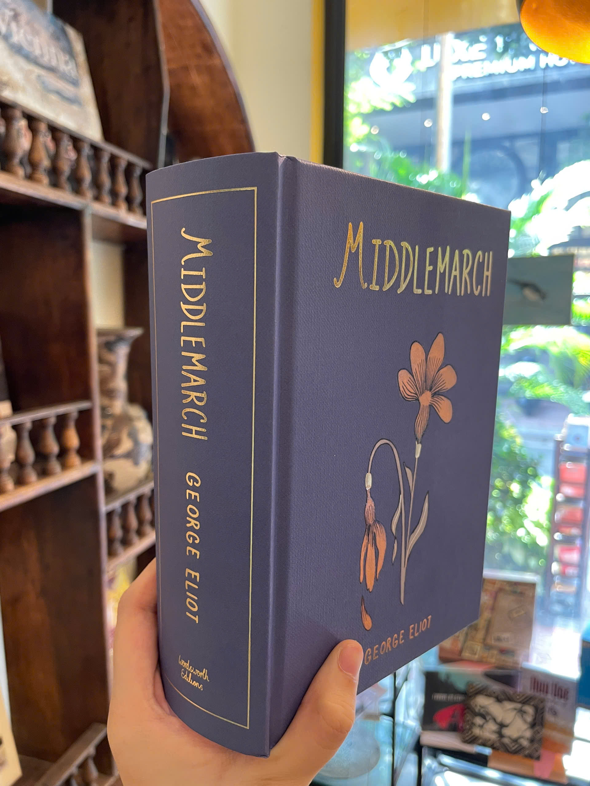 Sách - Middlemarch by George Eliot - Classics/Fiction book in English - Sách Ngoại Văn Bìa Cứng