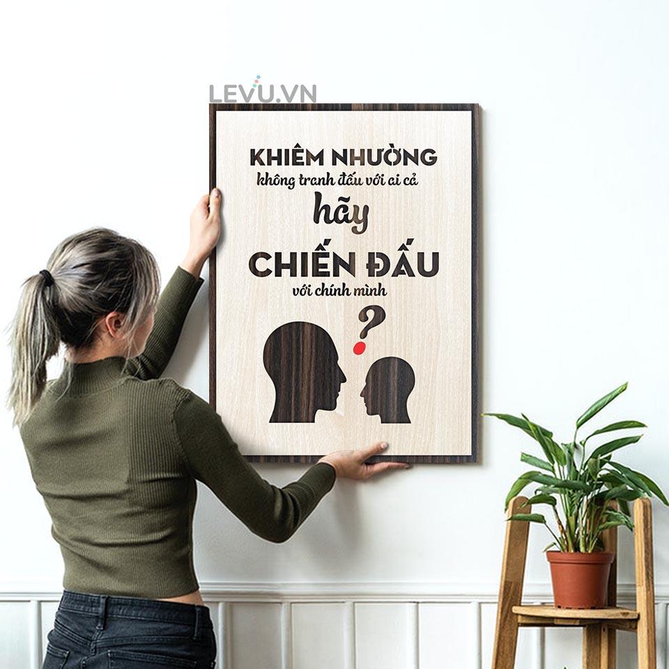 Tranh treo phòng làm việc LEVU LV018 "Khiêm nhường không tranh đấu với ai cả, hãy chiến đấu với chính mình"