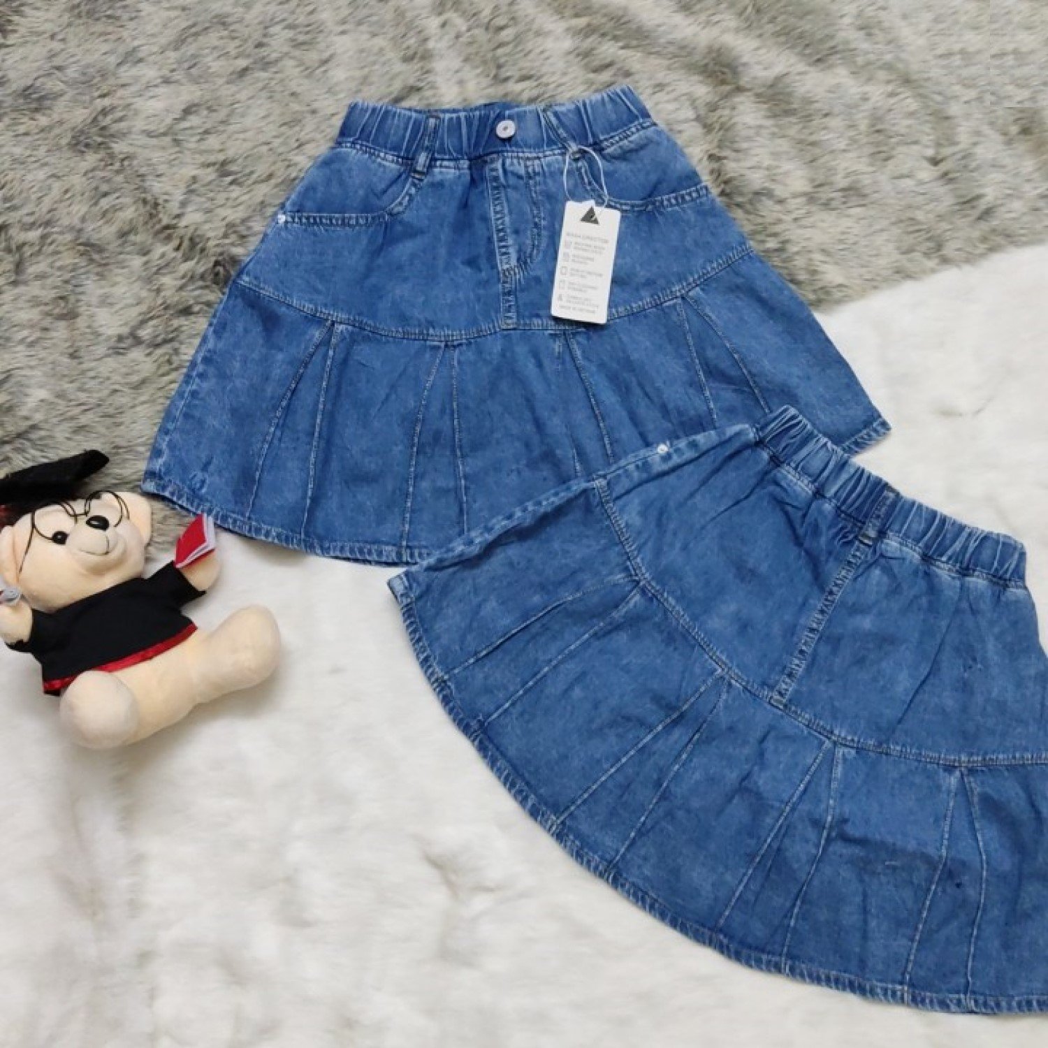 Q00000223 Váy jean xanh cao cấp, dáng xoè, xếp ly, có chíp rất xinh cho bé gái từ 7 tuổi