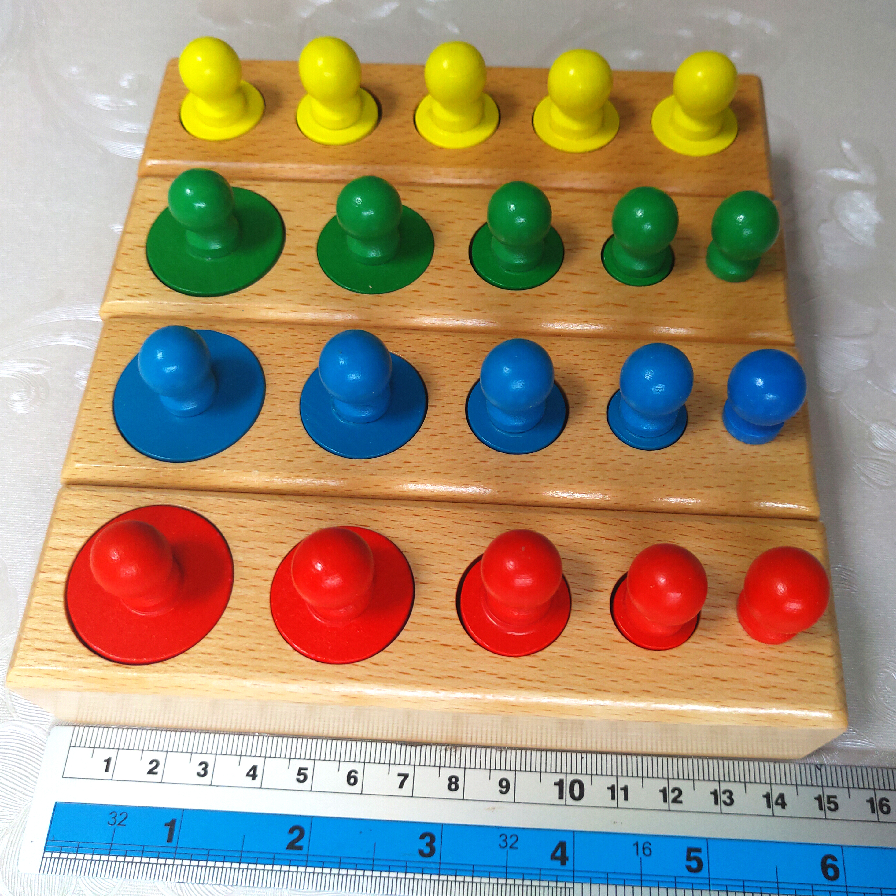 Bộ núm trụ Montessori sắc màu