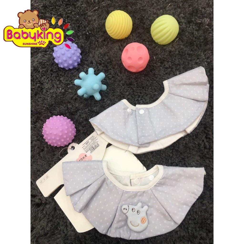 Yếm ăn kiểu lá sen chống nước vải lưới hình heo pinky  3003,  chất liệu cotton 100% , thương hiệu Aiueo Nhật Bản.