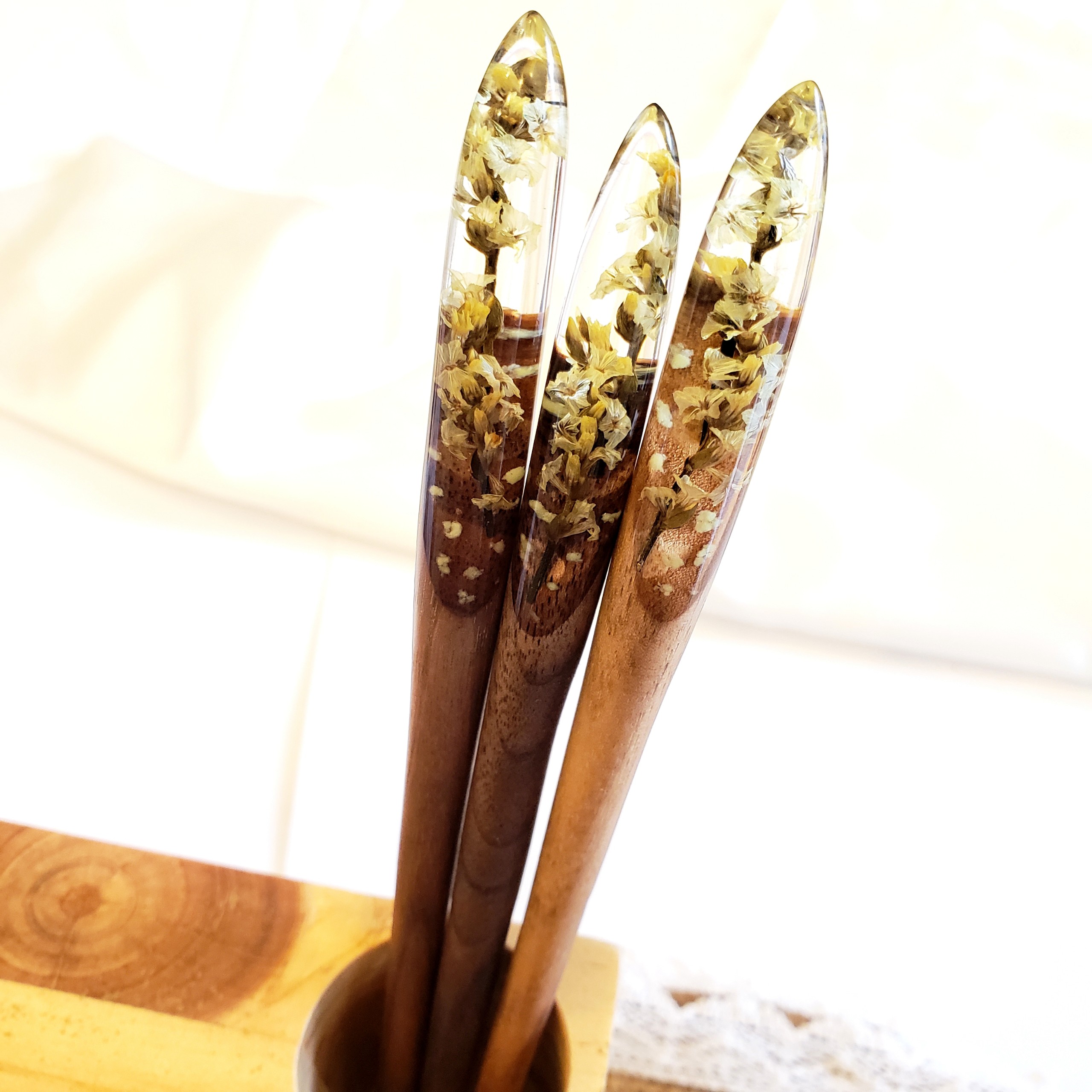 Trâm cài tóc gỗ- resin &amp; hoa sao