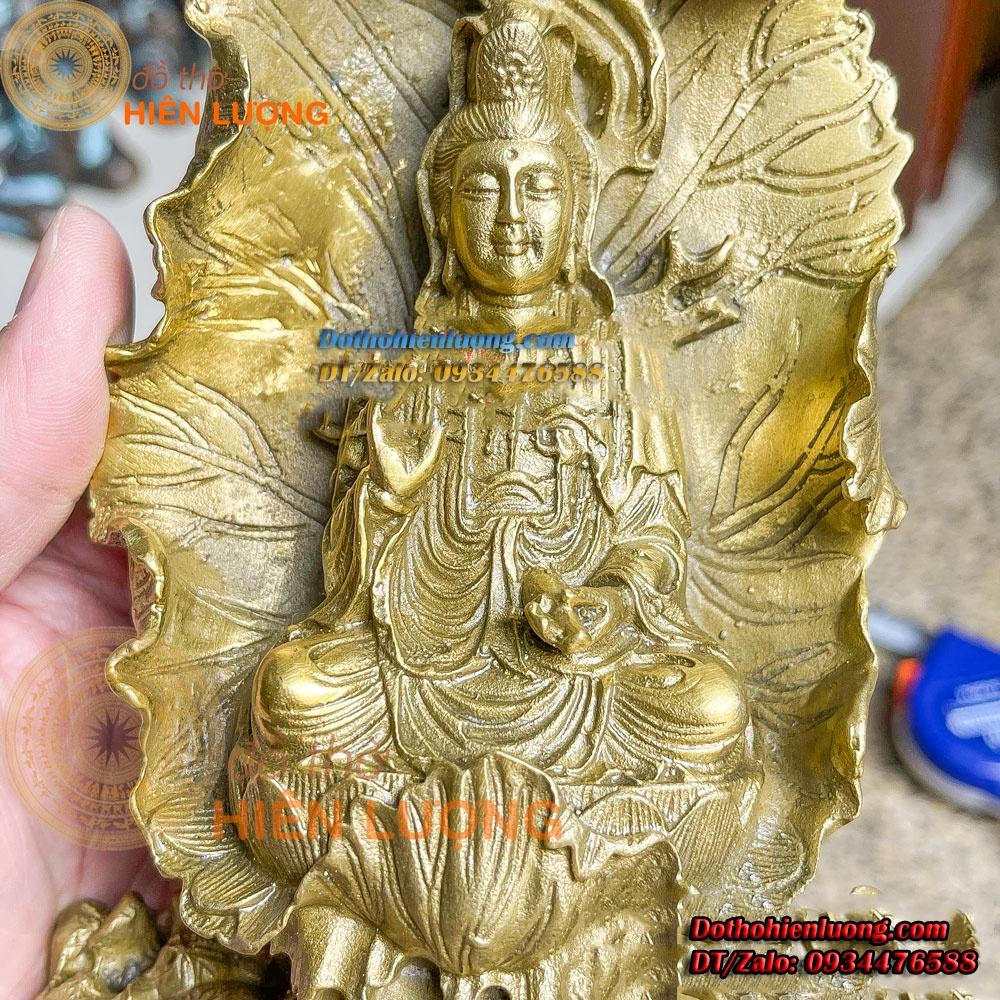 Tượng Phật Bà Quan Âm Ngồi Lá Sen Bằng Đồng Nguyên Chất Phong Thủy Kích Thước 13x7x18cm, Nặng 0,7kg Đẹp