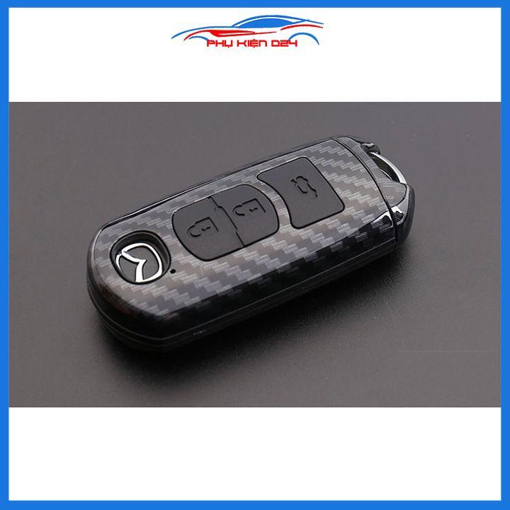 Ốp vỏ bọc chìa khóa xe Mazda 2 2015-2016-2017-2018-2019 sợi nhựa cacbon kèm móc treo Inox