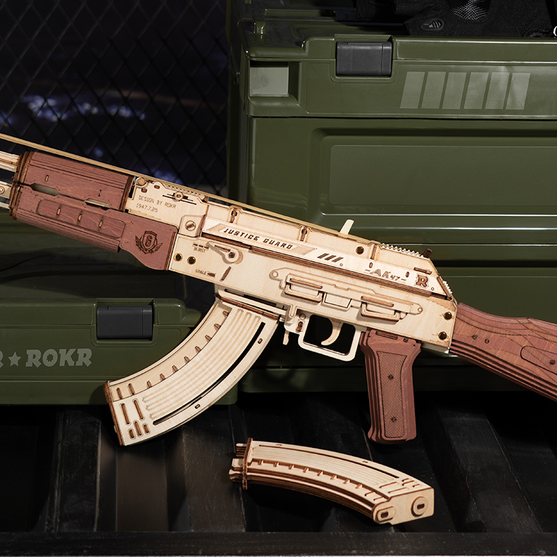 [BẢN QUỐC TẾ TIẾNG ANH] Mô hình Cơ động học Assault Rifle AK-47 LQ901