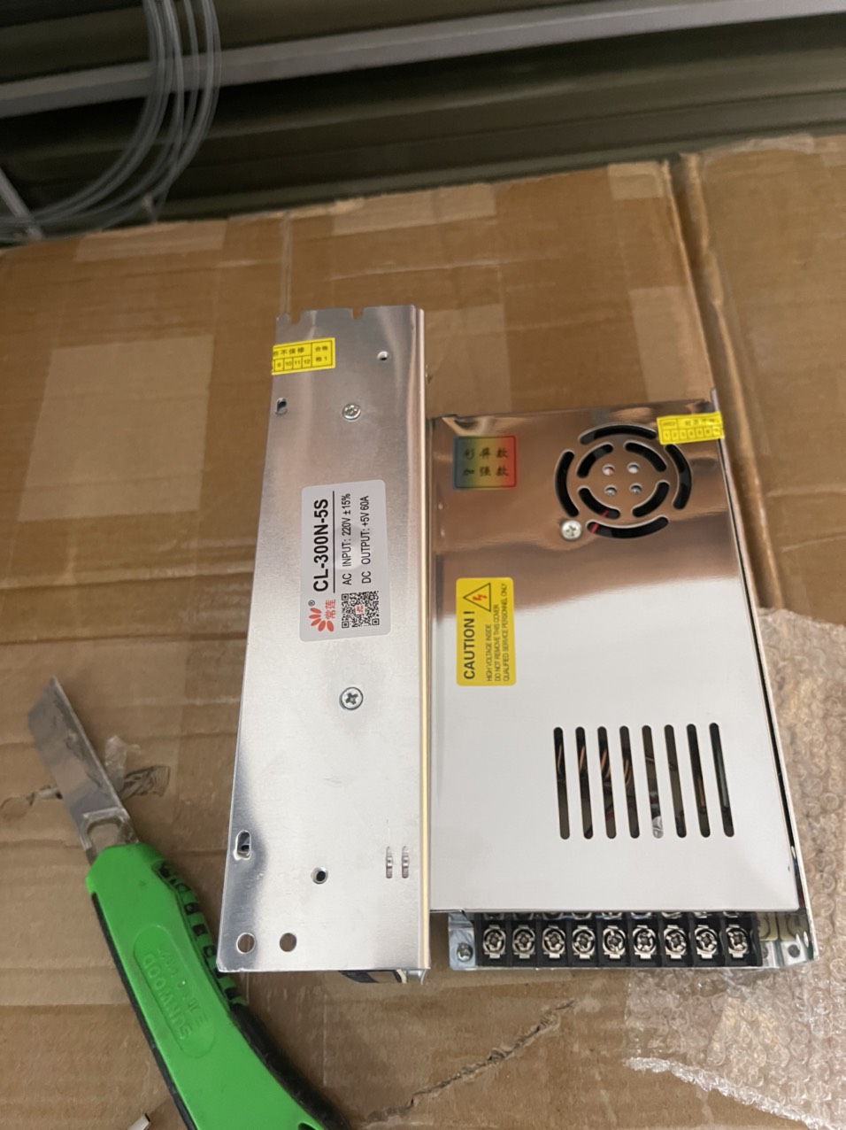 Nguồn led 5v 60a trong nhà