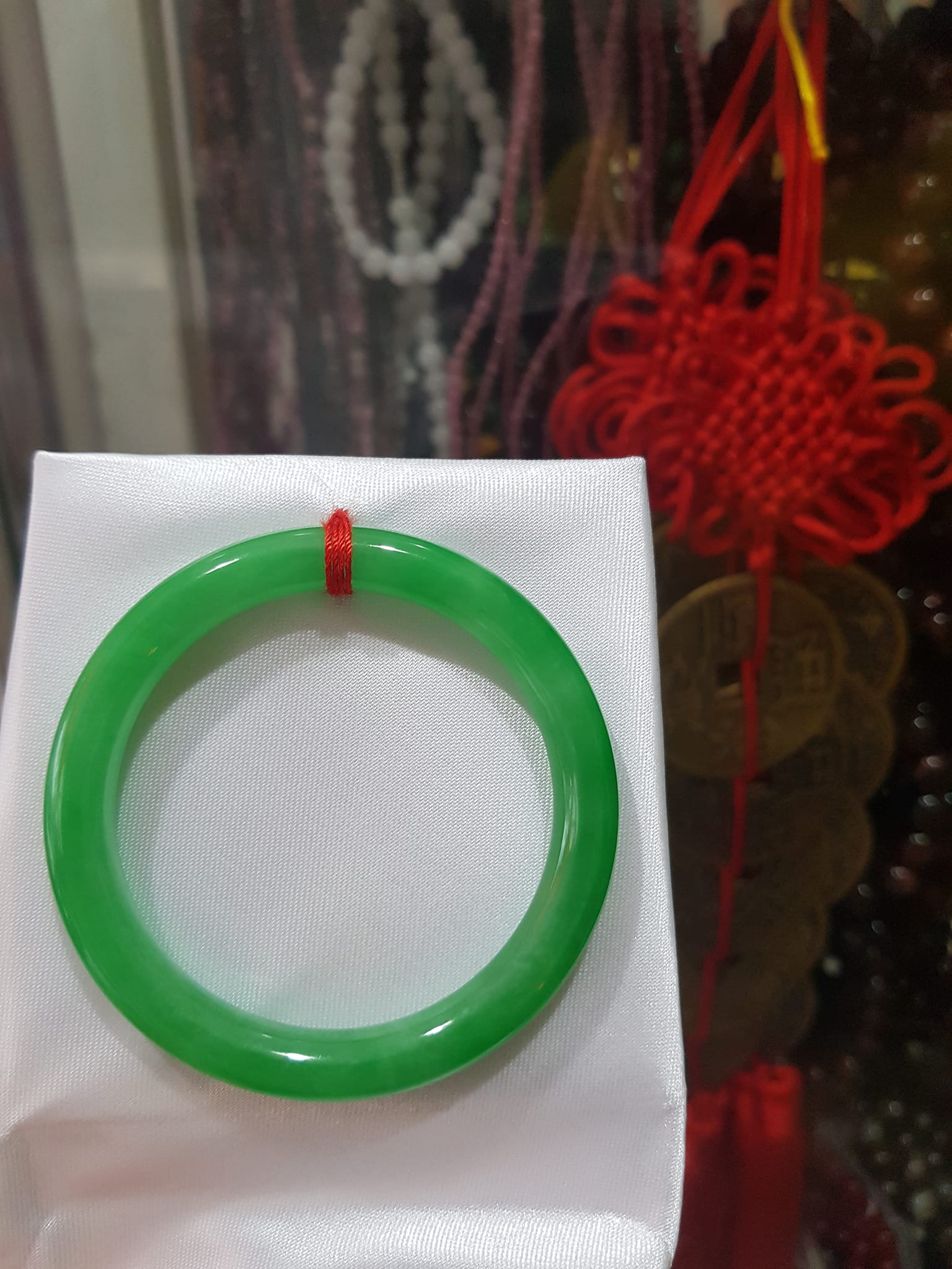 Vòng đeo Tay Đá Cẩm Thạch Lý K 48 Size vòng 48mm x dầy 7,2mm Xanh lá Nữ mệnh mộc hỏa thủy cân nặng 35kg - 48kg đeo đẹp ạ