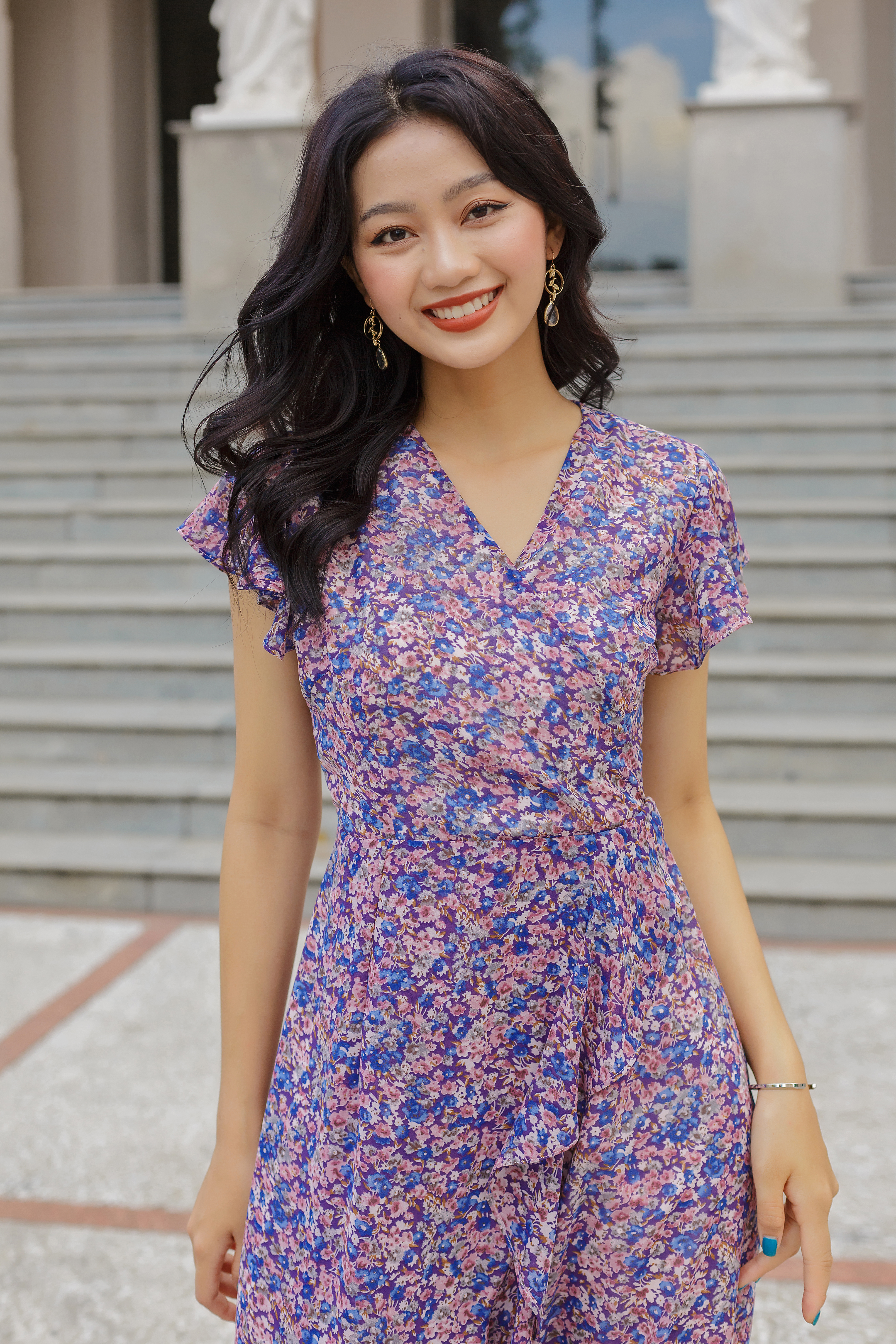 Đầm hoa cổ chéo bèo