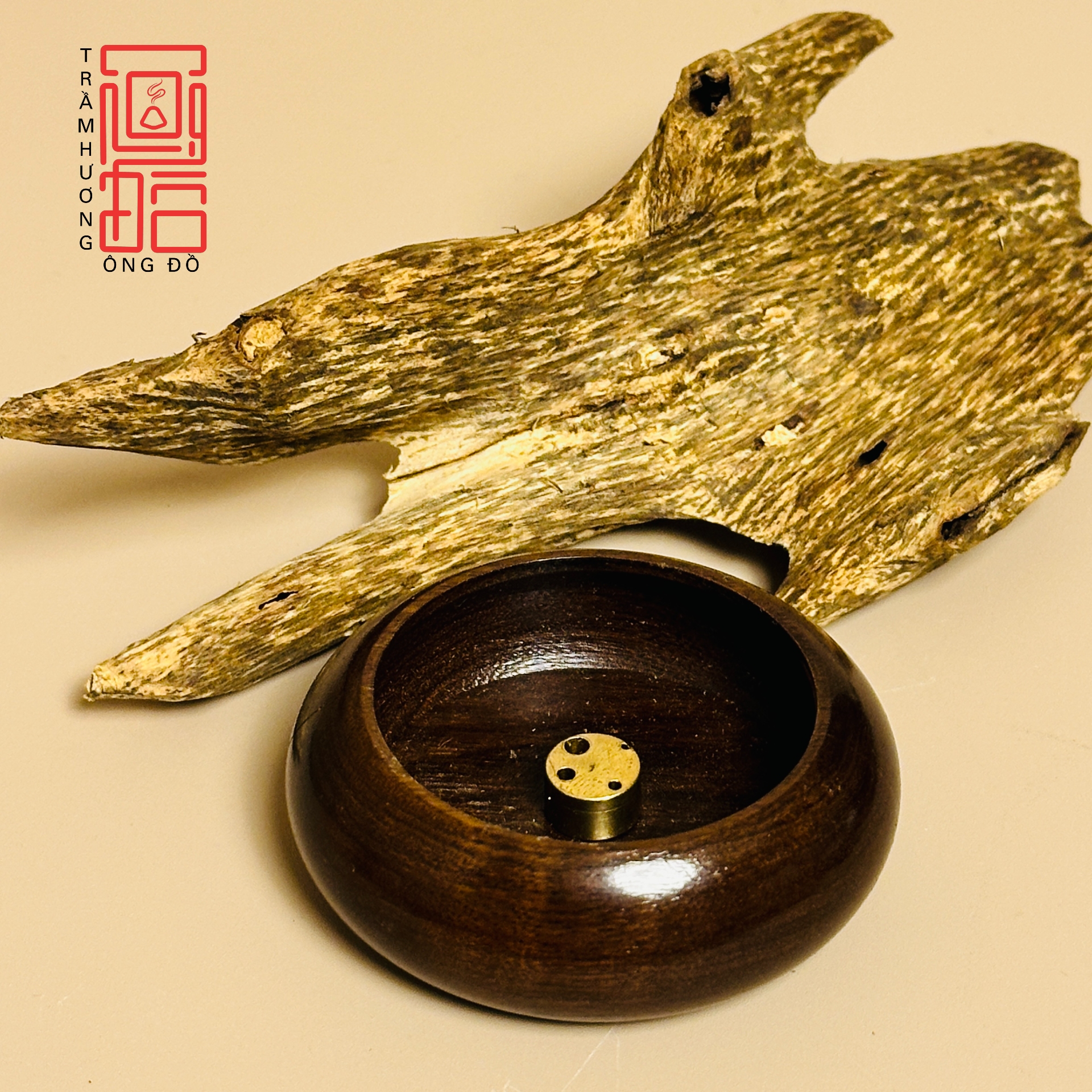 Lư Gỗ Cắm Nhang Trầm Hương Không Tăm